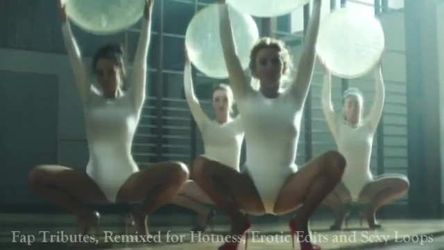 凯莉·米洛性感女郎致敬