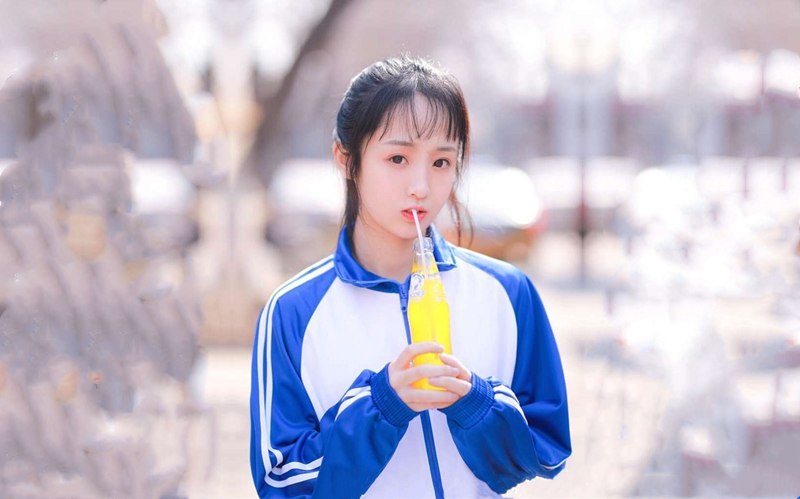 校服妹子开房啪啪苗条身材后入猛操