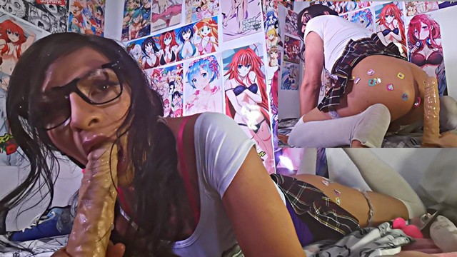 可爱的女男孩吮吸你的迪克维奥莱塔辫子