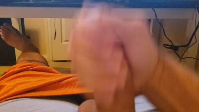 看老Cam Girl的视频拉我的硬鸡巴呻吟