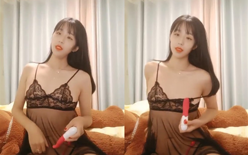 修女白全程露脸情趣装黑丝袜诱惑跳弹摩擦奶头玩弄骚逼呻吟深夜陪狼友撩骚听指挥浪荡呻吟表情好骚啊