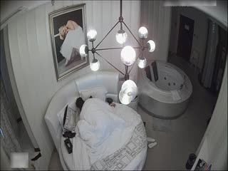 zipai#精品酒店偷拍气质短发大学美女和眼镜男情人正啪啪时男的突然接到女友电话,美女很亢奋自己扭动操,男的讲电话