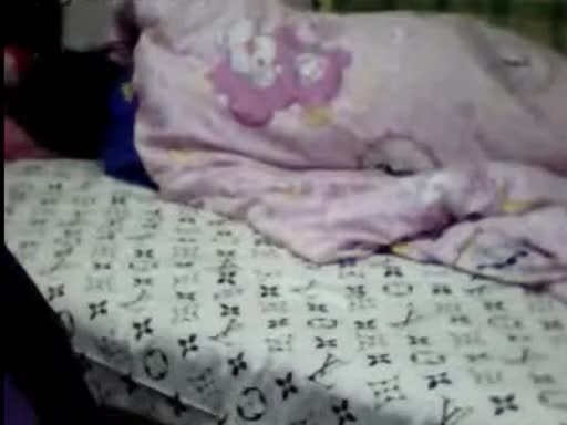 各种门事件~表妹暑假來我家玩睡覺時被我鉆進被窩然後強行插了進去
