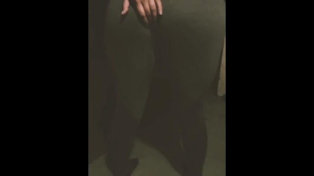 瑜伽伸展后小便