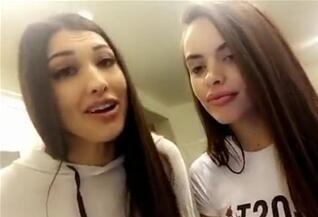 超级骚情的两姐妹商量勾引熟睡的朋友3p外国人玩的就是开放