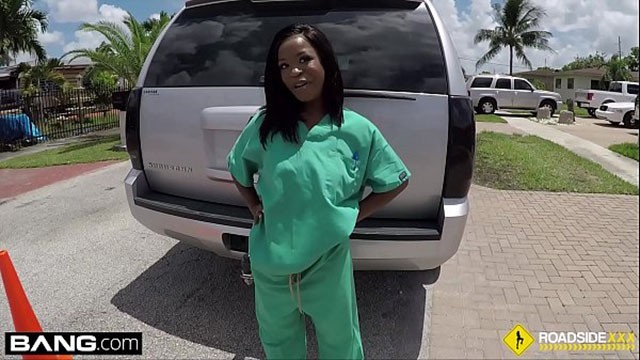 路边——斯泰西在后座上操她的机械师