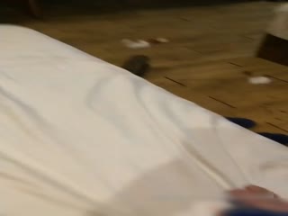 两个屌丝小伙云南河口红灯区找小姐嫖妓直播18岁的小姐姐