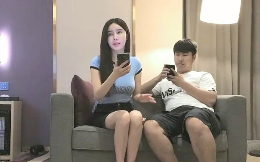 重金约啪腿长1.2米的女神级极品性感美女身材颜值看的直流口水用尽全力狂干