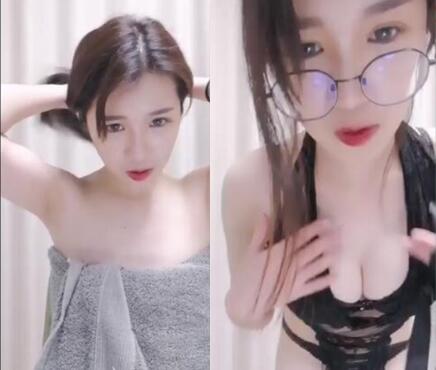 极品女神萝莉菲菲护士装洗澡道具大秀