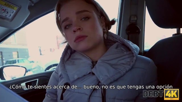 债务4K。Bonita camarera recibe buena paga por Sex con rico extraño