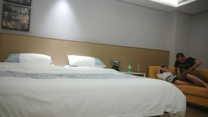 STP22158 齐逼牛仔短裤黑丝骚女，舔屌足交一脸享受，脱下黑丝掰穴扣弄，操到高潮出水又干了好厉害~STP22158 new