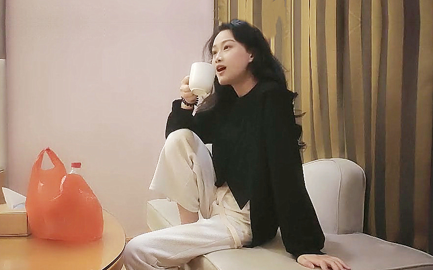 KTV三陪女质量吊打臭鱼烂虾简直是黑暗中的一道光