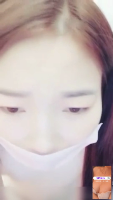 【国产馆】90后美女主播勾搭个屌丝包皮很长的小哥KTV啪啪对白有趣