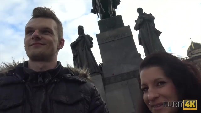 亨特4K。我我是个猎人，我付钱给夫妻和他们的妻子做爱