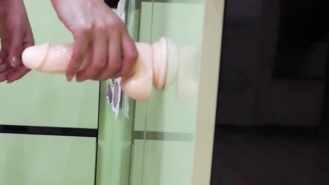 蹲着最后是骑假阳具