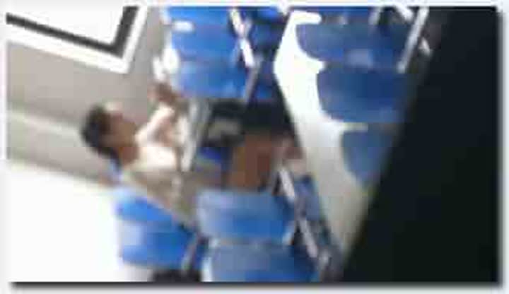 跟踪偷拍自习室美女学姐粉嫩的鲍鱼~ 跟踪偷拍自习室美女学姐粉嫩的鲍鱼