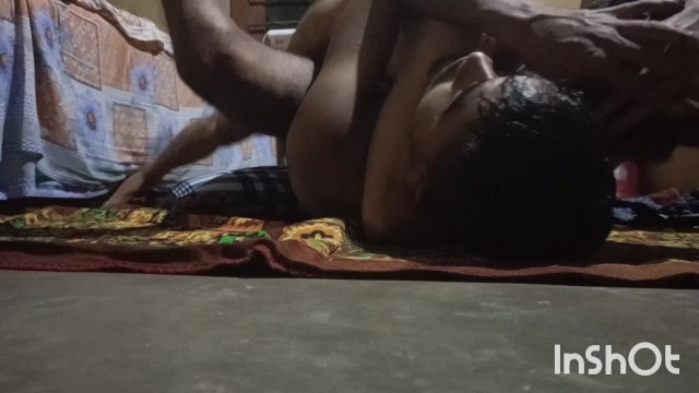 钻我最好的朋友的洞。他呻吟着说，去我妈的，宝贝