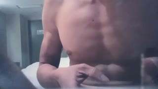 操太凶把妹子操哭了