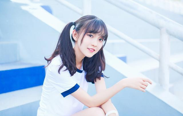 可爱双马尾萌妹白丝生活写真