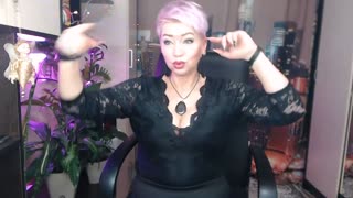 My MILF sexwife AimeeParadise spreads her legs & pussy lips ))