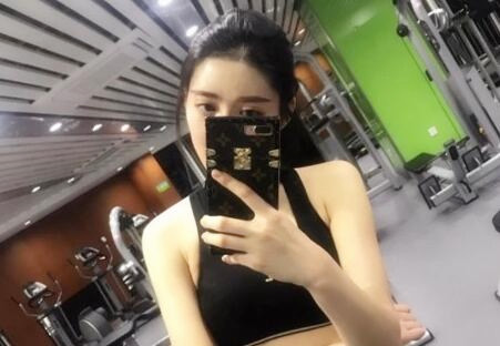 空姐制服年轻小嫩嫩木耳炒鸡粉嫩激情自慰十分诱人