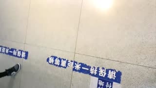 帝都疫情下，首次挑战到医院的厕所啪啪，【Avove】撸管必备好片，小骚货真是男人榨汁机，淫水被舔的喷