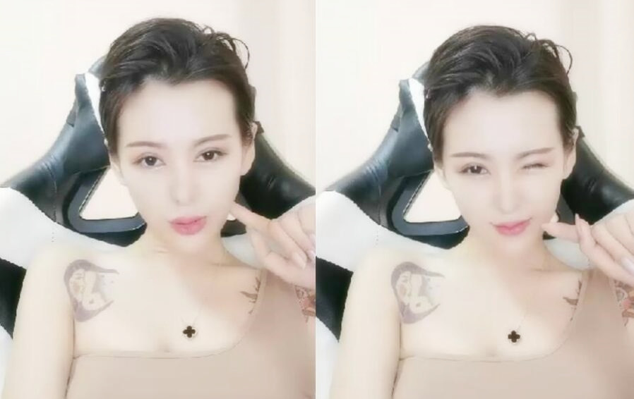 高颜值短发酷酷妹子苗条身材道具自慰大秀椅子上玻璃棒抽插跳蛋塞入掰穴特写