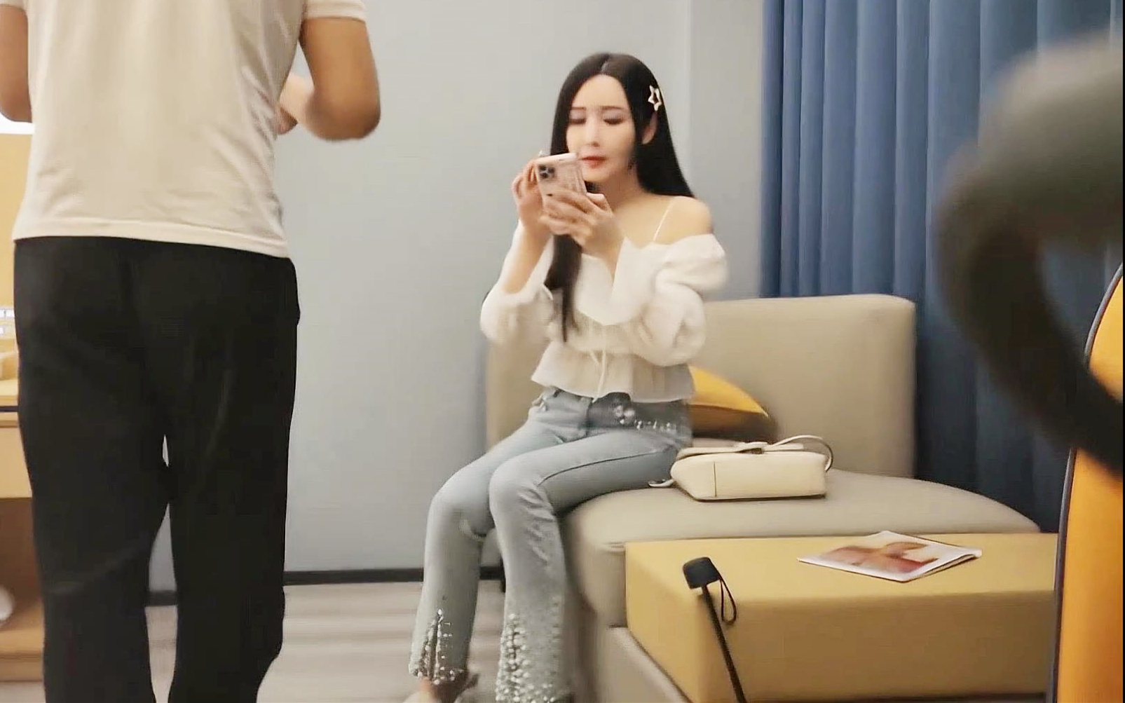 甜美平面模特面容姣好魔鬼身材白皙俏佳人共度欢乐时光