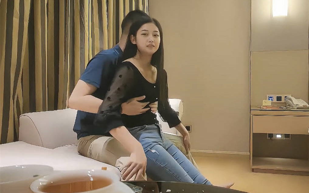 返场极品空姐长腿翘臀肤白如玉