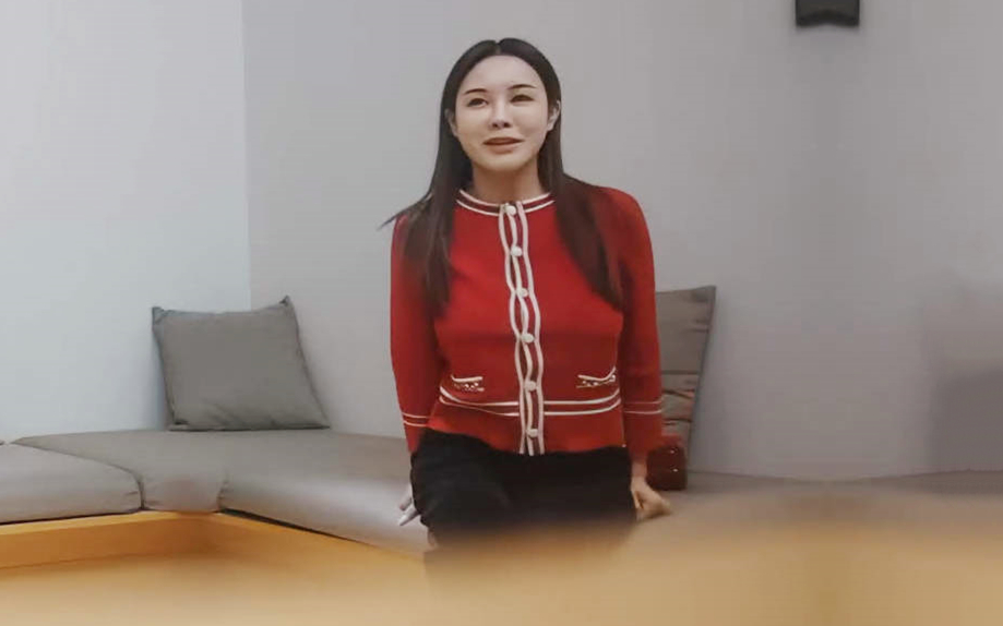 近期最完美的一对美乳配上清纯明星脸