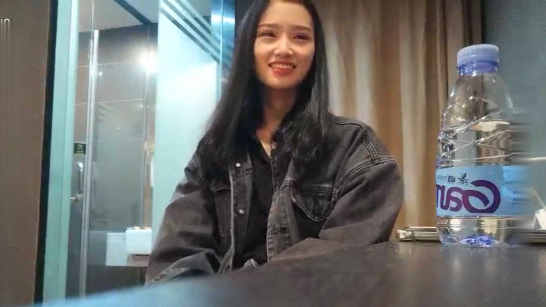 深夜私会前女友闺蜜偷情无套啪这个闺蜜有点漂亮连干两炮姿势繁多