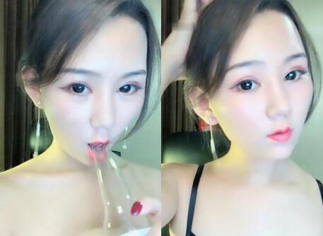 高颜值网红美女毒药情趣内衣大秀