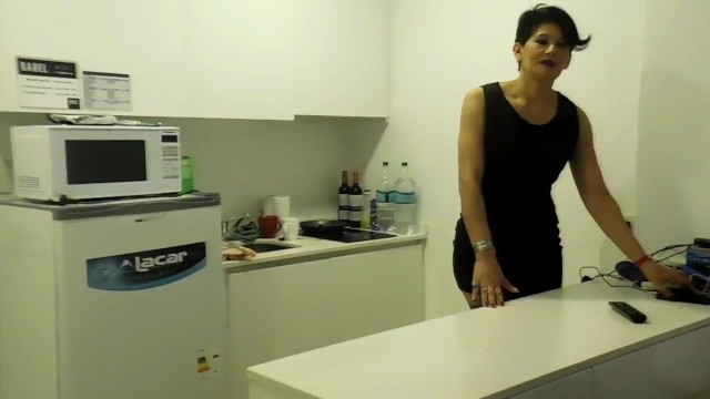 40佩拉·洛佩兹（PERLA LOPEZ）是一位年轻人，他是一位专业人士，也是一位媒体记者