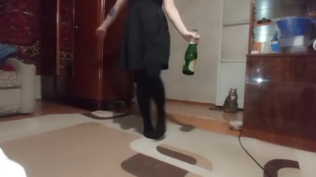 聚会结束后，我把自己打扮得像个傻瓜