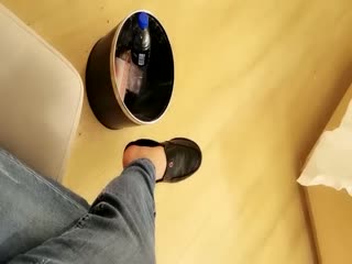 《屌哥全国探花》年轻大学生缺钱～在床上真是卖力