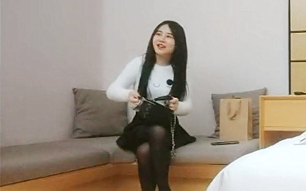 168Cm丰乳肥臀美女花臂身上满是纹身