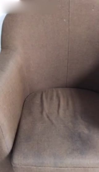 颜值高身材好肤白貌美的小骚逼，一个人的寂寞沙发上自慰诱惑