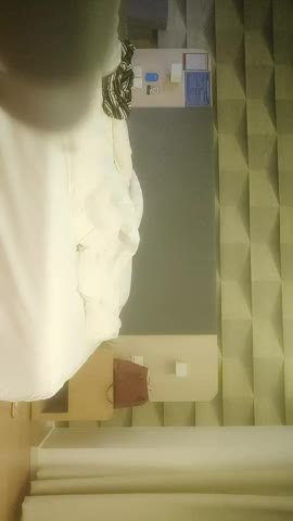 2021-11-22 搞良家新人光头老哥搞轻熟女，迫不及待趴身上一顿摸，镜头前深喉口交，扛起双腿大抽插猛操