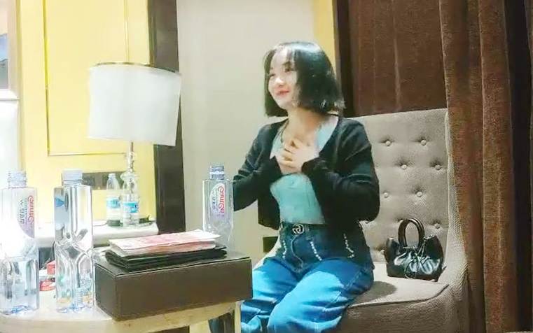 短发清纯女神第二场几万现金面前放暴力摧残高潮迭起