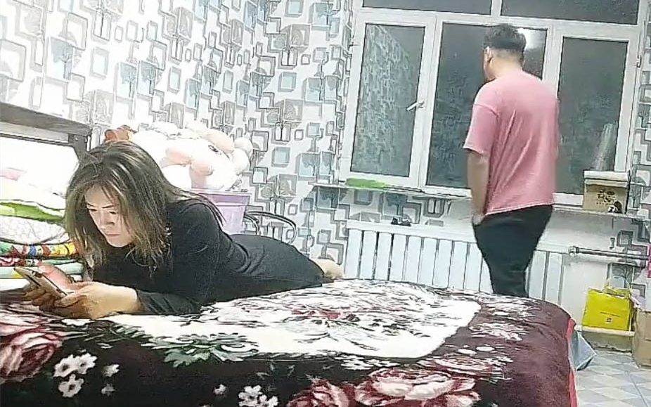 去良家少妇家里操扶大屁股后入太激情啪啪大声