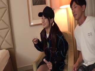 成功捕获了性感姐姐和萝利可爱JD的好朋友4P乱交美香26岁房地产销售21岁女大学生200GANA-2168