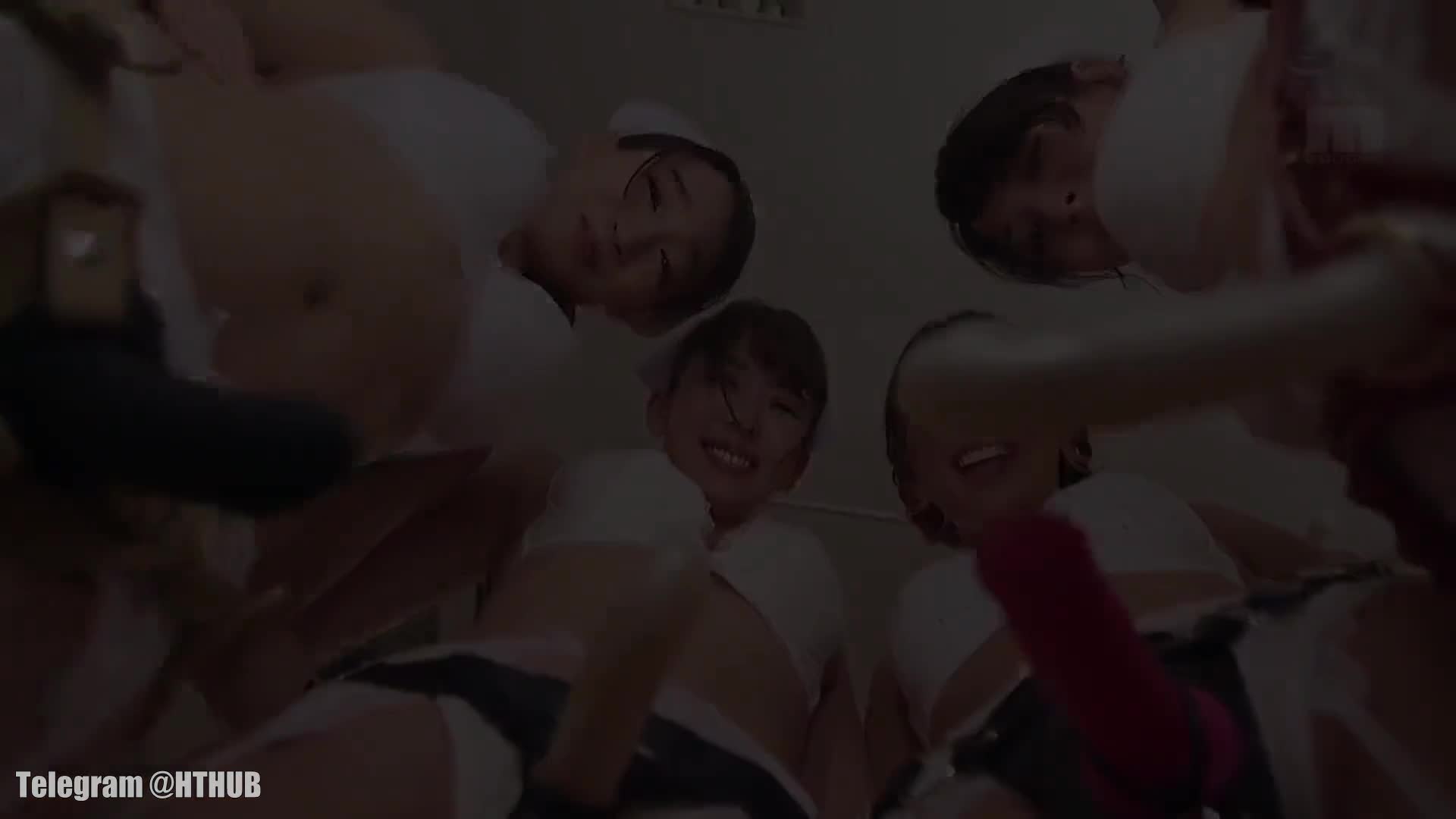 被绑起来的美女惨遭挠痒酷刑