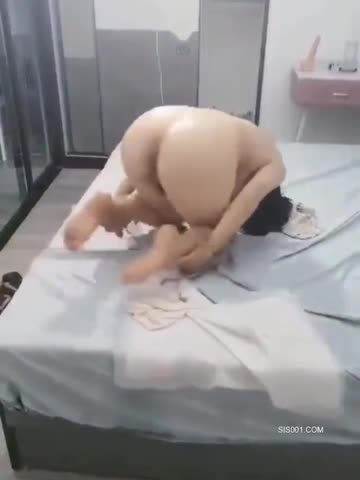 妹子被绑起来逼逼滴风精油牛逼了 快点解开受不了了 我要喷了~逼逼滴风精油牛逼了