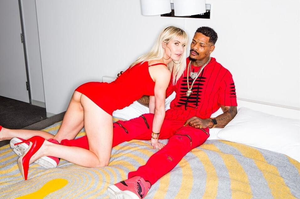 红衣高挑美女主动开车上门求操大鸡巴插入揉捏拍打爽的挡不住操这身材修长苗条奶子圆润屁股极品啊