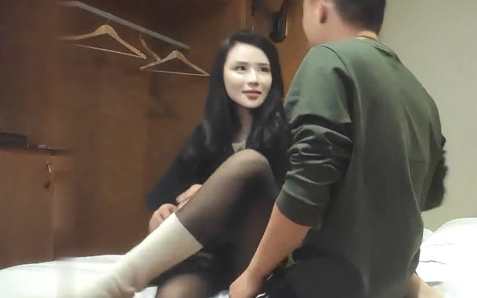 网约魔都大圈外围极品女神罕见美乳近景啪啪妹子被干表情尽收眼底