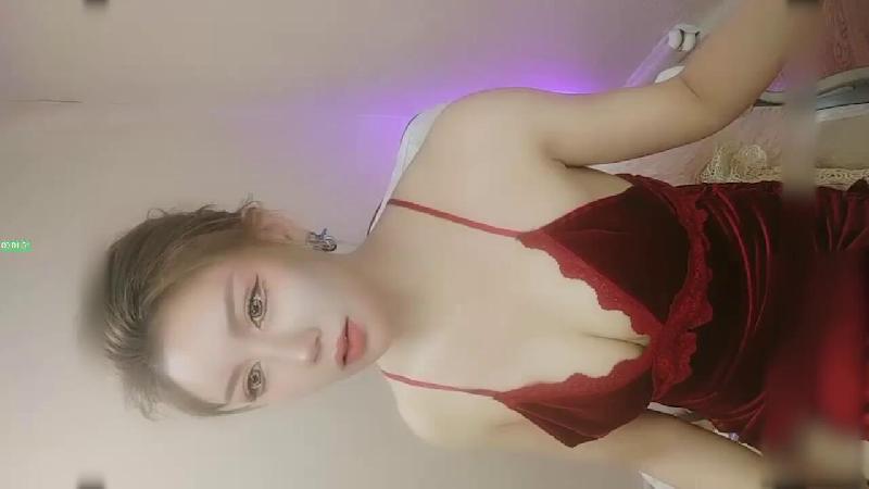 北歐混血大眼妹子和小哥炮友啪啪 69口交大屌坐上來騎乘插入 操完再用按摩器假屌玩弄