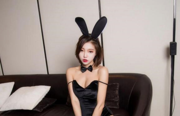 玩弄阴蒂至失禁夹子牙刷化妆刷牙线棒跳蛋