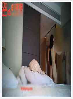 酒店开房疯狂啪啪 操得不要不要的