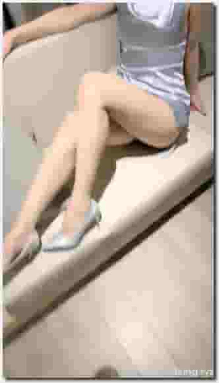 超人氣極品長腿性感尤物銀色超短吊帶裙挺翹淫臀無毛嫩逼一覽無余濃濃精液射到最深處~37~2021081811 2