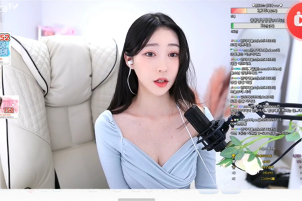 大奶美女抠逼自慰秀